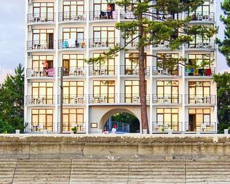 Hotel Medusa - Kobuleti - Edificio