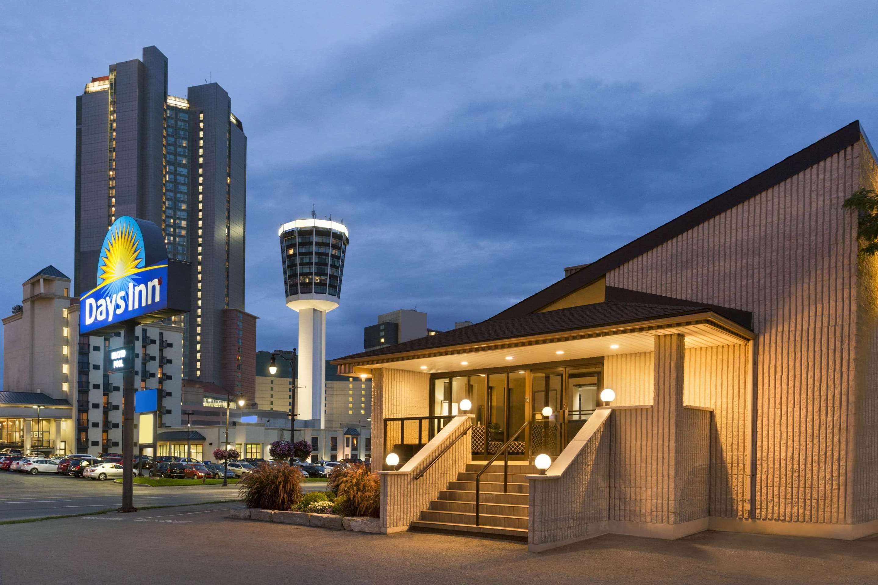 Days Inn by Wyndham Fallsview - Niagara Falls - Building