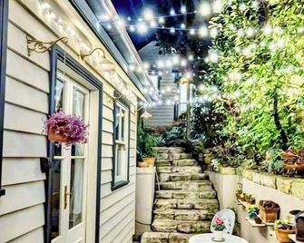 The Bath House - Cozy Luxe Garden Cottage Near Cbd - Sídney