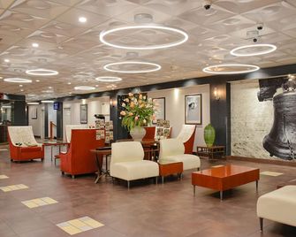 Chester Hotel and Conference Center - Exton - Lobby