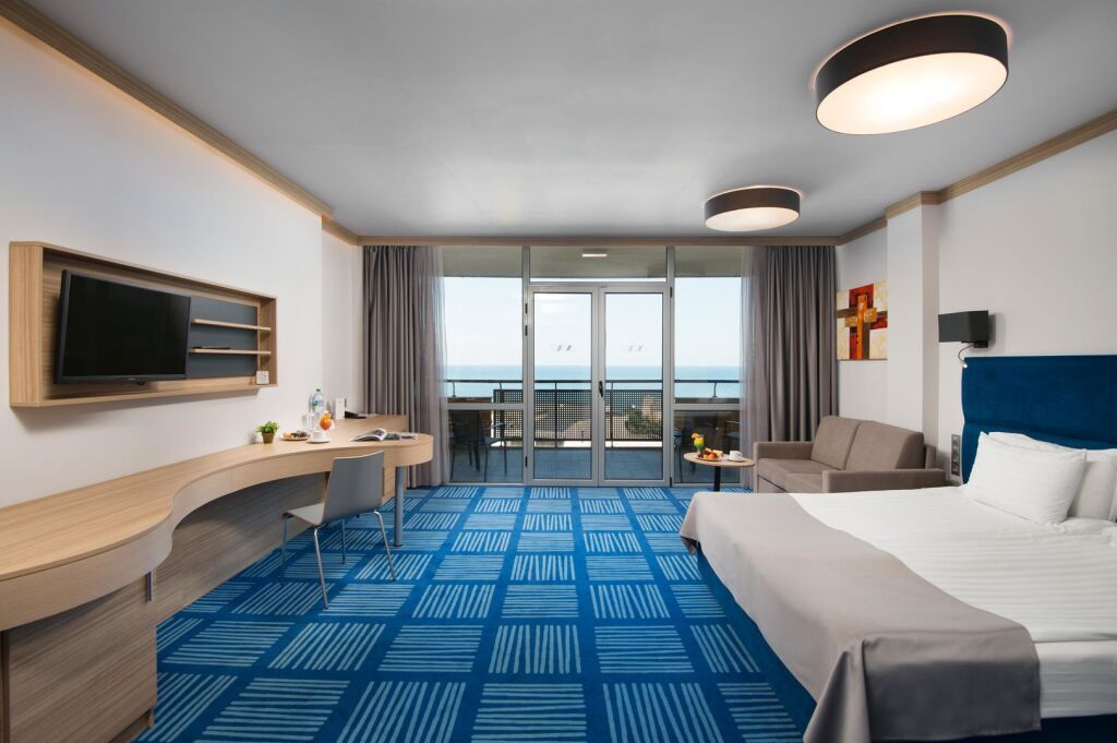 إتش ف ف فا كلوب هوتل آند سبا