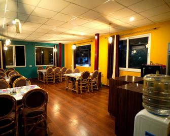 Karwaan Hostel - Rishikesh - Restaurant