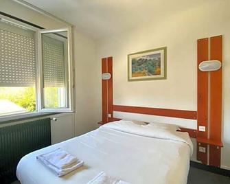 Hotel du Centre Lucé Chartres - Lucé - Schlafzimmer