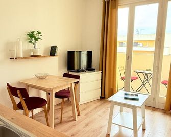 Cosy studio close to the thermal spa and the beach - Balaruc-les-Bains - Dining room