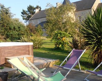 Ferme de Savigny - La Cambe - Patio