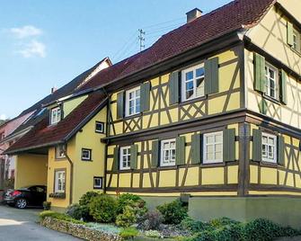 Charming apartment, between the Rhine and Black Forest, in the sunny Ortenau - Offenburg - Building