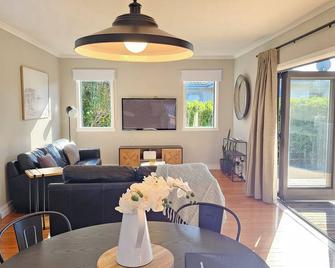 Osier Oasis, walk to Mission & Wineries! - Napier - Comedor