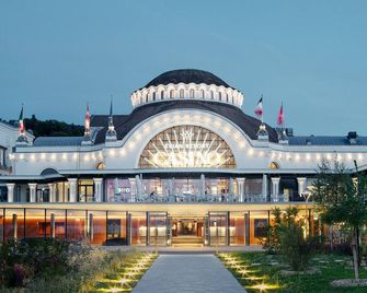 Spacious refurbished apartment with balcony and garage, near city center - Évian-les-Bains - Gebäude