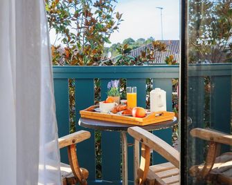 هوتل أتلانتيديه - بيسكاروس - شرفة