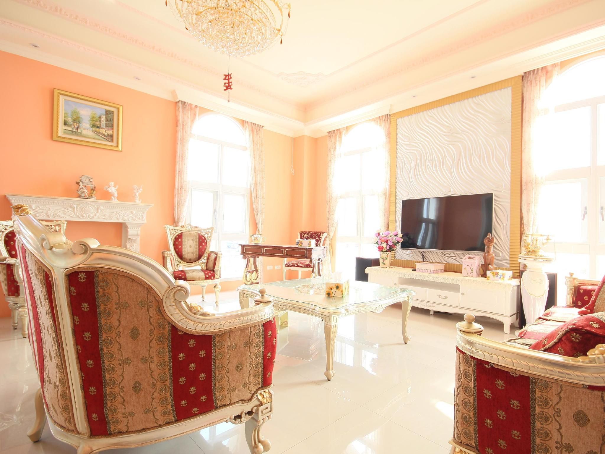 Decoupage Bed and Breakfast