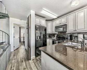 Mv17 amazing lake view spacious ski cabin - Kingsbury - Kitchen