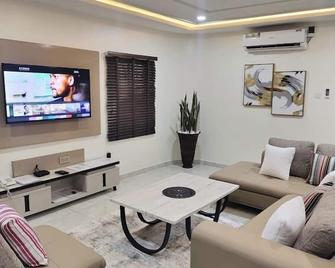 Smart Service Apartments - Abuja - Living room