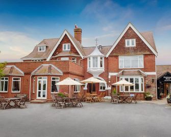 The Hickstead Hotel - Haywards Heath - Gebouw