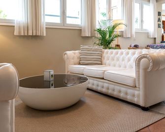 كابري - غرادو - غرفة معيشة