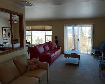 Come relax & enjoy the view - Davenport - Living room