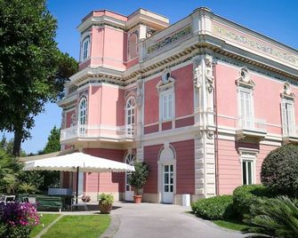 Palazzo dei Concerti - Torre Annunziata - Edificio