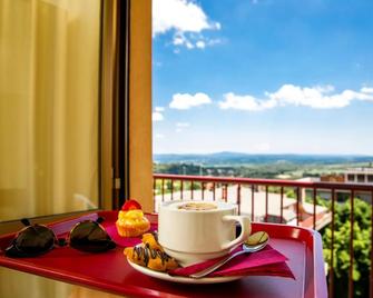 Santa Caterina Hotel & Bike - צ'יאנצ'יאנו טרמה - מרפסת