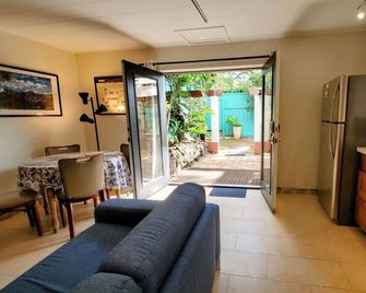 Honolulu Romantic new Cottage for 2- (1 of 3) - Honolulu - Wohnzimmer