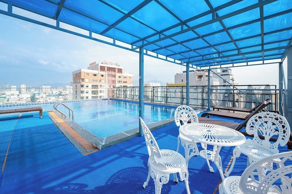 Maxhome Luxury Hotel