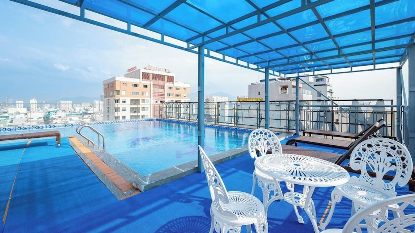 Maxhome Luxury Hotel