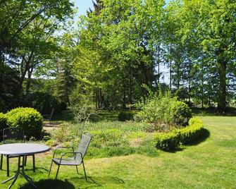 Separate bright cornflower vacation apartment on a former farm - Eimke - Patio