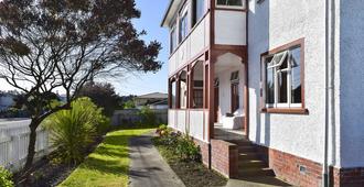 42b College House - Hostel - Whanganui - Building