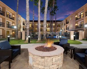 Sonesta Select Huntington Beach Fountain Valley - Fountain Valley - Патіо