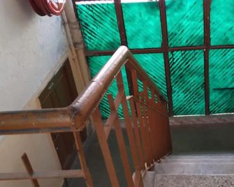 Hotel Gayatri Guest House Haridwar - Харідвар - Сходи