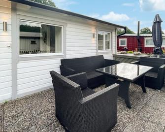 1 Bedroom Beautiful Home In Borås - Borås - Patio