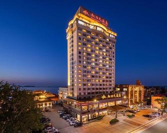 Hongkou International Hotel - Yantai - Building