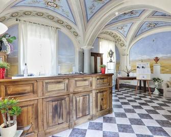 Borgo San Martino - Residence Hotel & Spa - Riparbella - Recepción