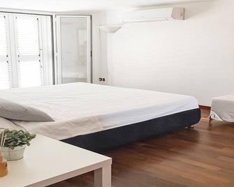 La Casa DI Teseo - Catania - Habitación