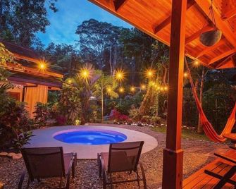 Bungalows Namu - Limon - Patio