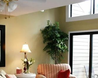 Fabulous Seabrook Beach/Golf Villa Awaits You... and Fido Too! - Seabrook Island - Room amenity