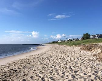 Cottage Near the Bay 2.5 blocks to the beach & Harpoons. September open. - Cape May - Strand