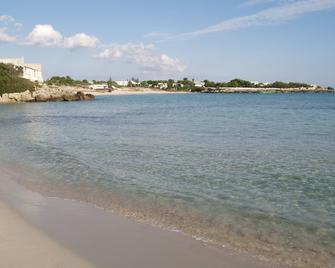 Villa close to the sea and town. - Taranto - Beach