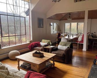 Woodstock Stone Cottage mountain views 2/1 - Mount Tremper
