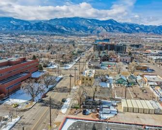 Colorado Draft! Downtown Haven! Cozy Suite - Colorado Springs - Bangunan