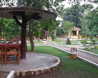 Taal Tiger Retreat - Kanha - Patio