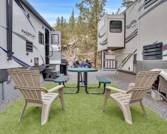 RV Rental D21- Keystone Passport 32ft - Madras - Patio