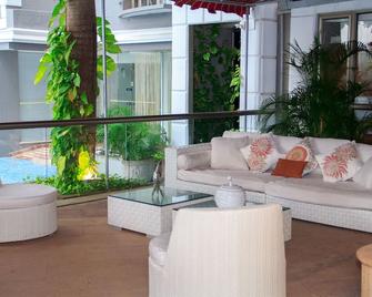 Country International Hotel - ברנקילה - סלון