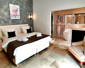 Maison Prestige Roberto Geissini - Grimaud - Chambre