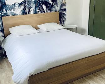 Superior Apartment - Street View - Montceau-les-Mines - Schlafzimmer
