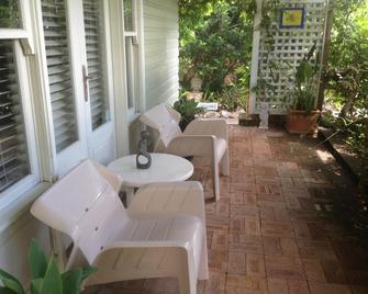 Casablanca Enchanted Cottage - Nelson Bay - Patio