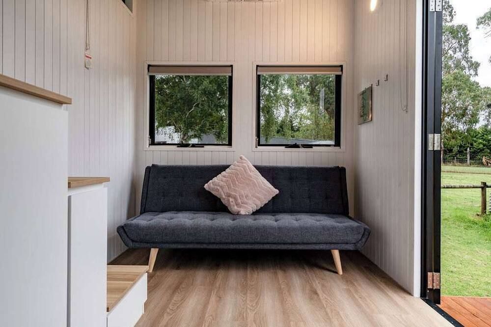 Emus Nest by Tiny Away - Warragul - Living room