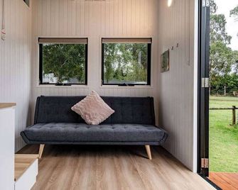 Emus Nest by Tiny Away - Warragul - Living room