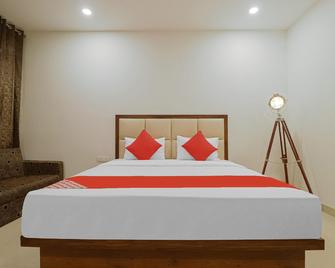 Super Hotel O Golfview - Panchkula - Bedroom