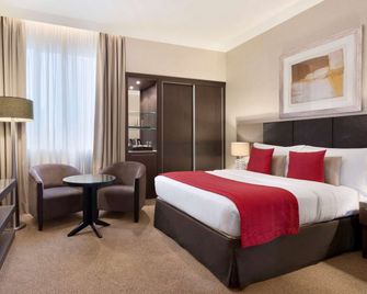 Ramada Abu Dhabi Downtown - Abu Dabi - Habitación
