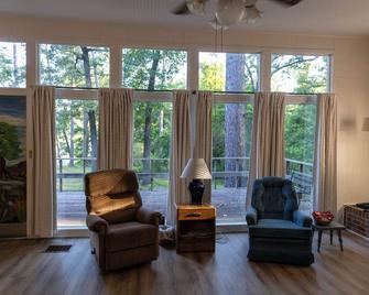 Relaxing Lake Front Property On Lake O the Pines Near Jefferson, Tx. - Jefferson - Living room