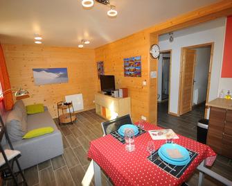 Le Balcon des Charmottes your eco-friendly accommodation in Névache - Névache - Salon